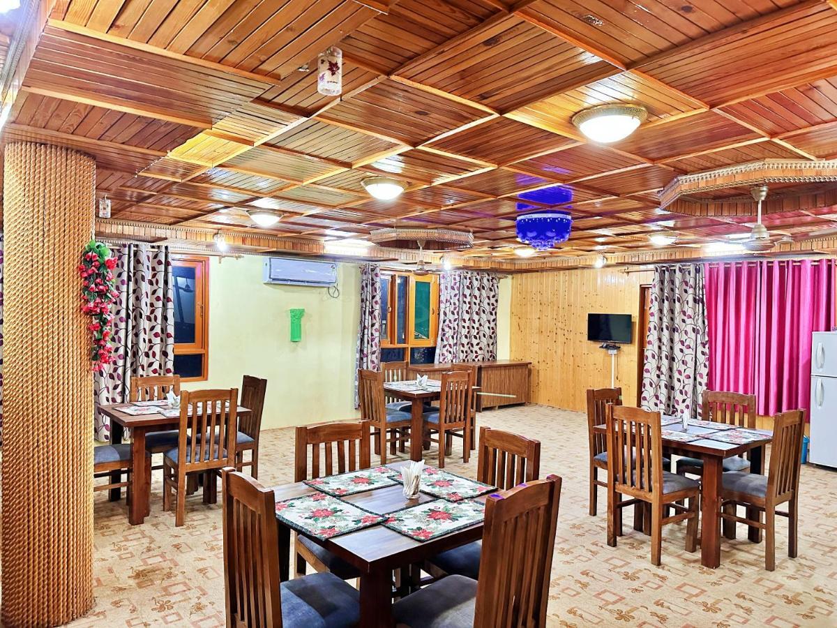 Roseline Inn Srīnagar Exterior foto