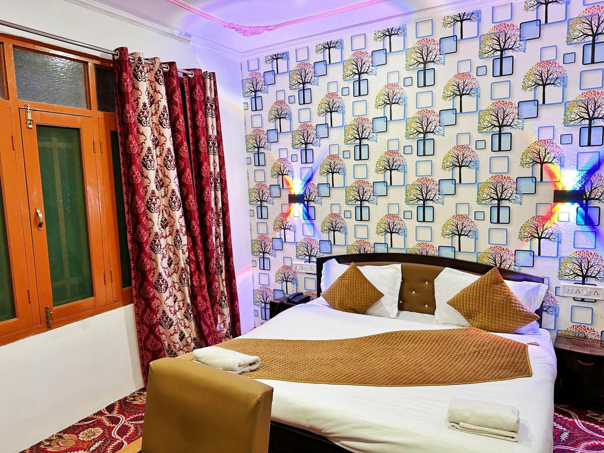 Roseline Inn Srīnagar Exterior foto
